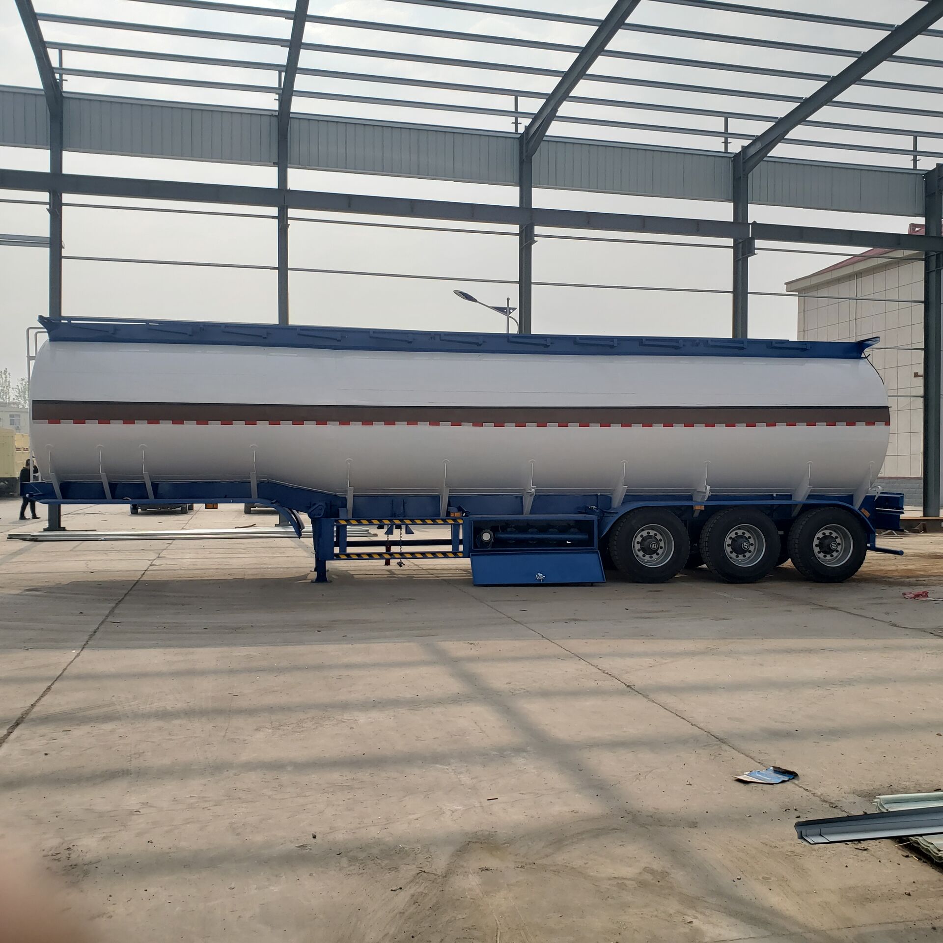 3 axles 42000L tanker trailer