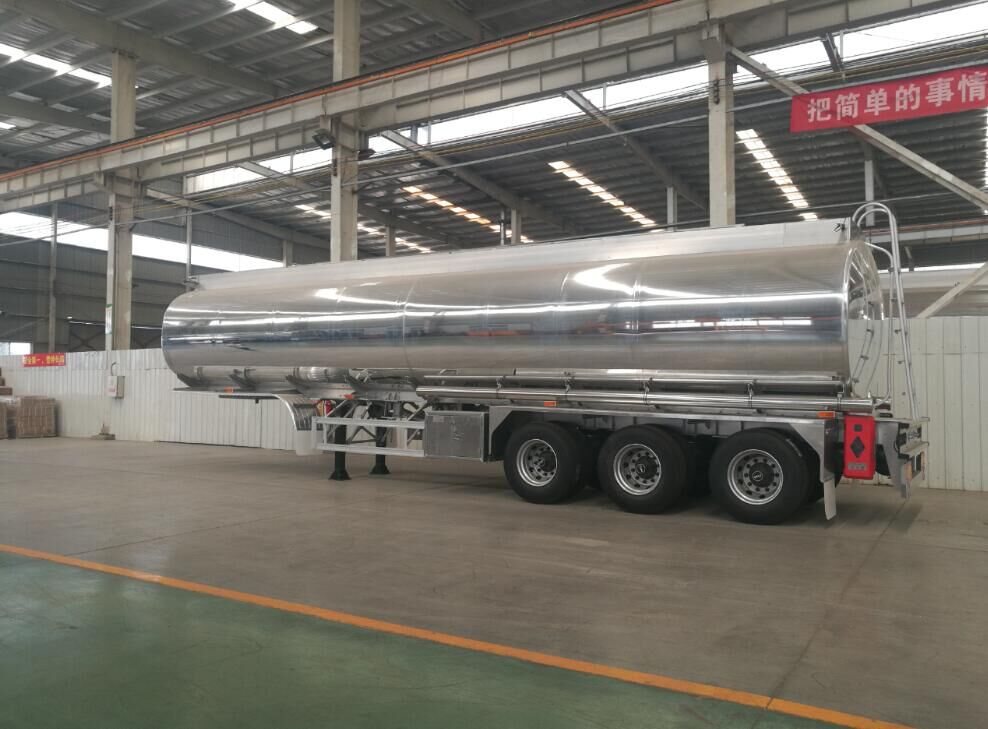 Aluminium tanker trailer