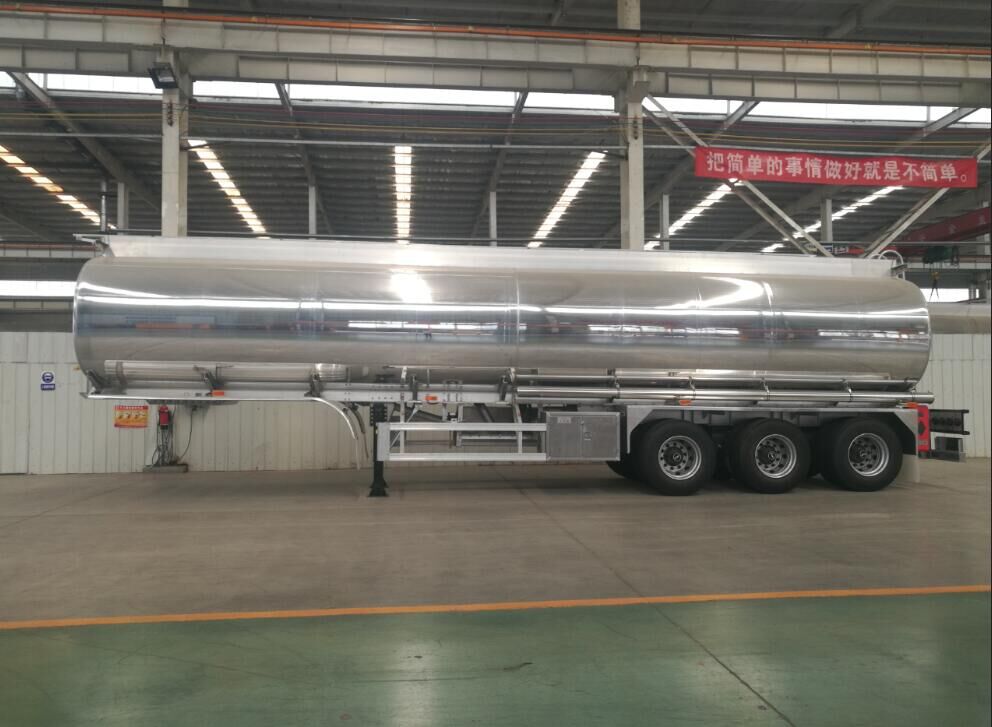 Aluminium tanker trailer