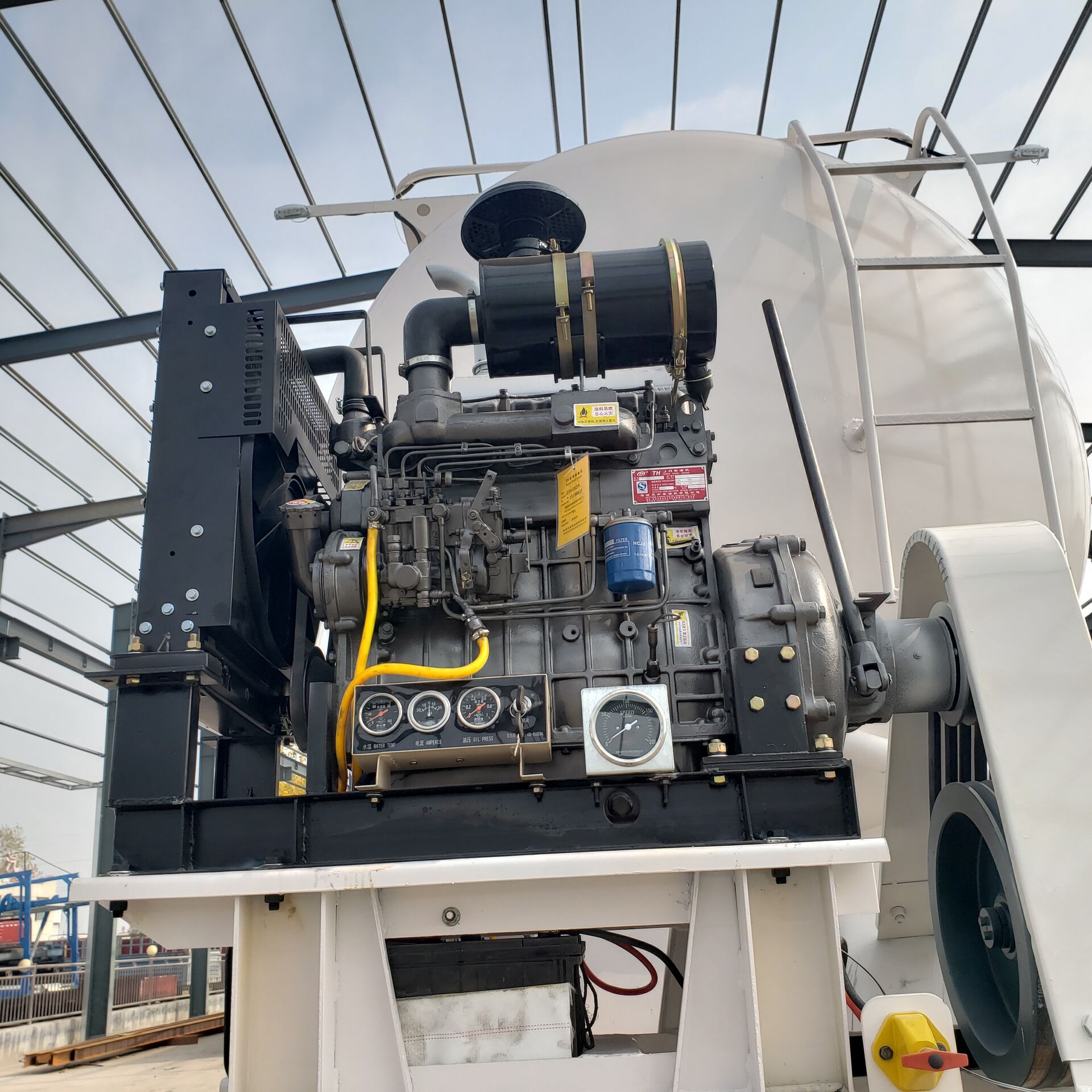 Cement bulker trailer