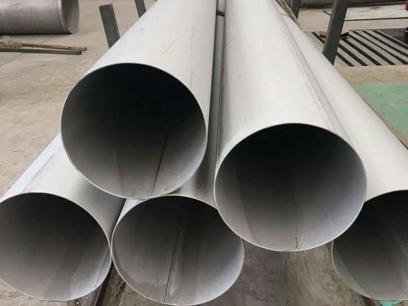 Welded stainless steel pipes