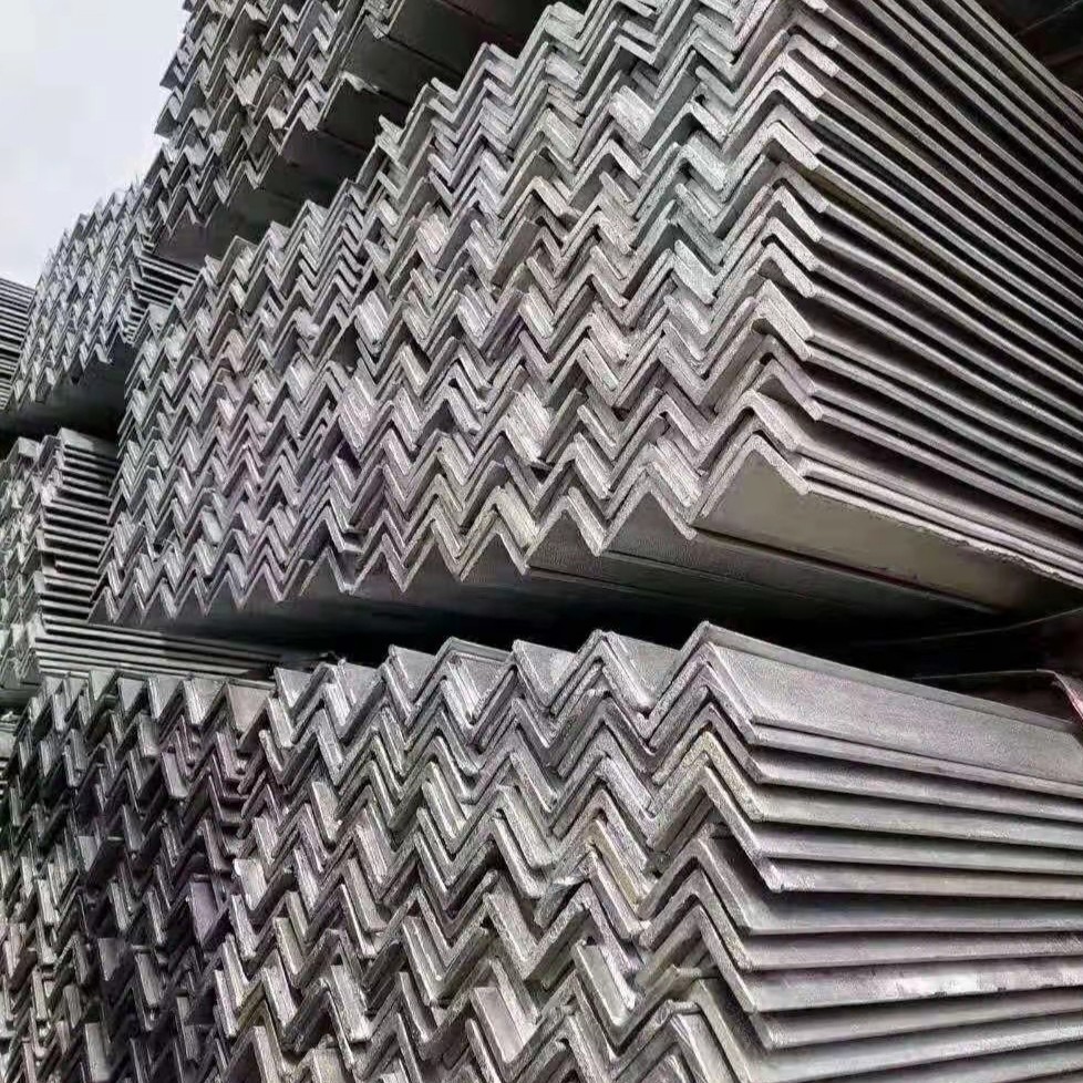 Galvanized Angle Iron for Solar Mounting / Tower Fabrication