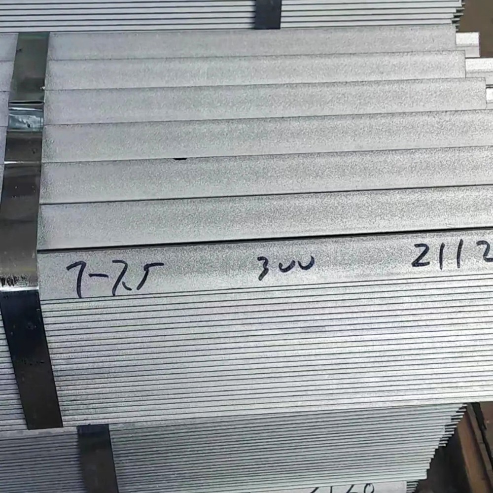 Galvanized Angle Iron for Solar Mounting / Tower Fabrication