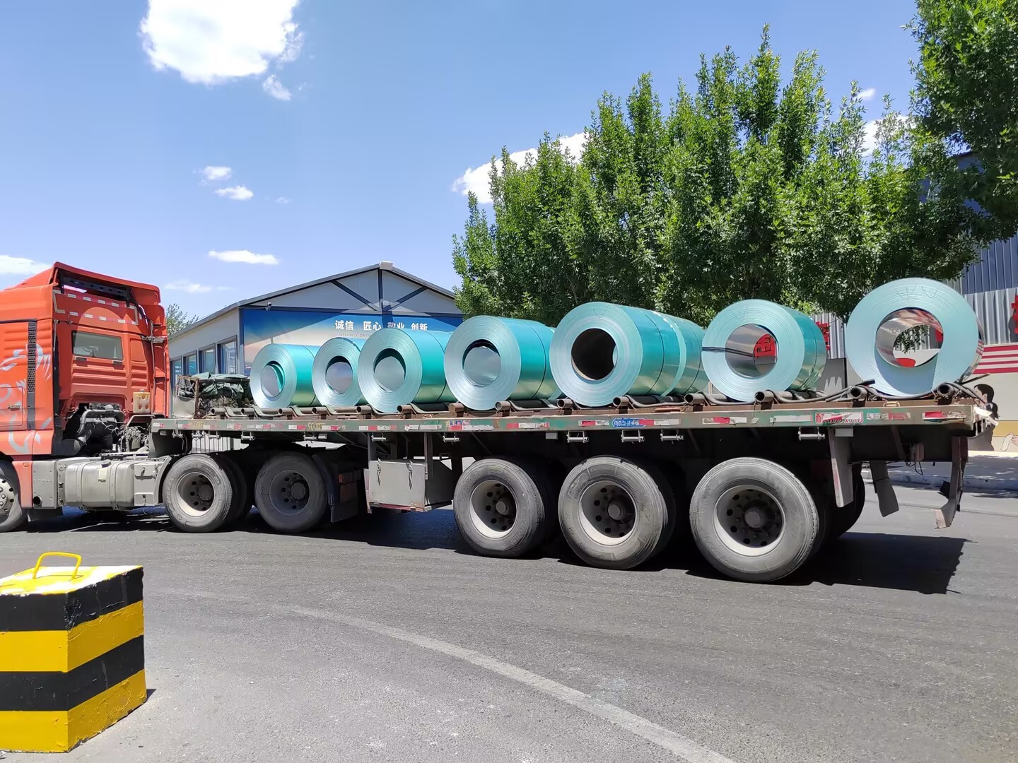 How can one determine the product quality of a steel manufacturer?