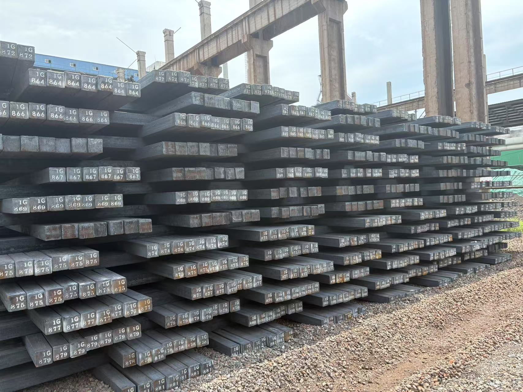 10,000 tons of steel billets were successfully delivered, demonstrating strong supply capabilities.