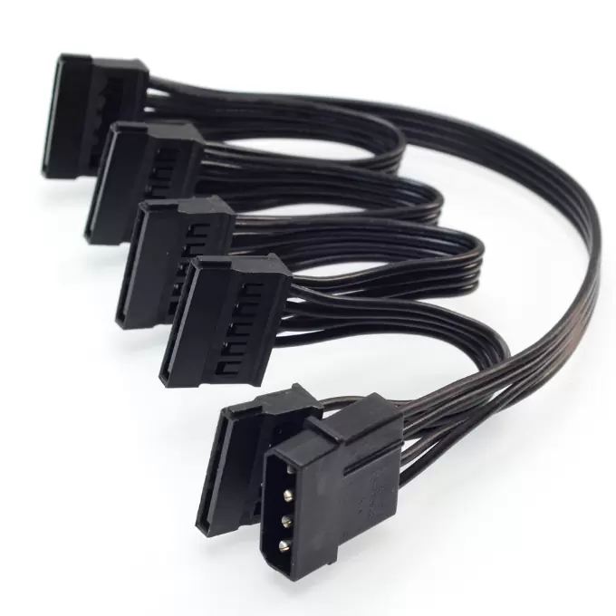 4 pines IDE Molex a 5 puertos 15 pines SATA Cable de alimentación Cable de montaje Cable de 18 AWG