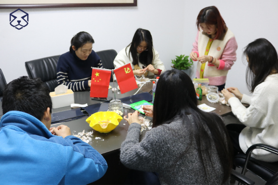 Laba Festival Activity -- Staff Make Laba Garlic Together.  