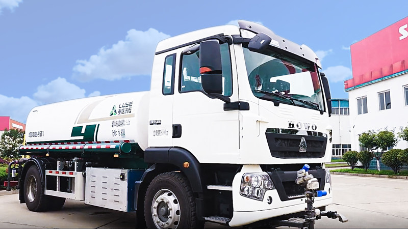 sinotruk howo eletric truck sprinkler side-view JYJ5187GSSEV侧.jpg