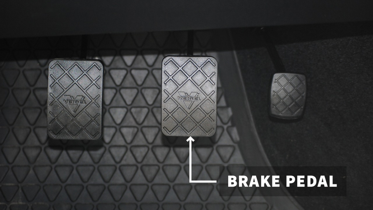 clutch-pedal-gas-pedal-and-brake-pedal.jpg