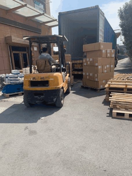 truck spare parts delivery.png