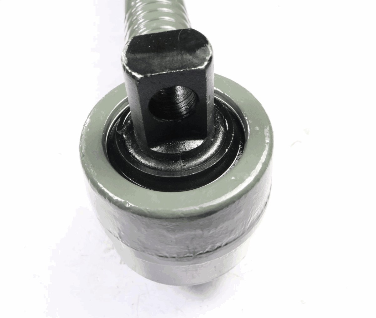 Heavy-duty truck thrust rod.png