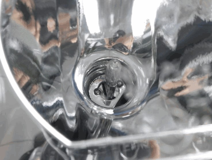 truck headlight bulb.png