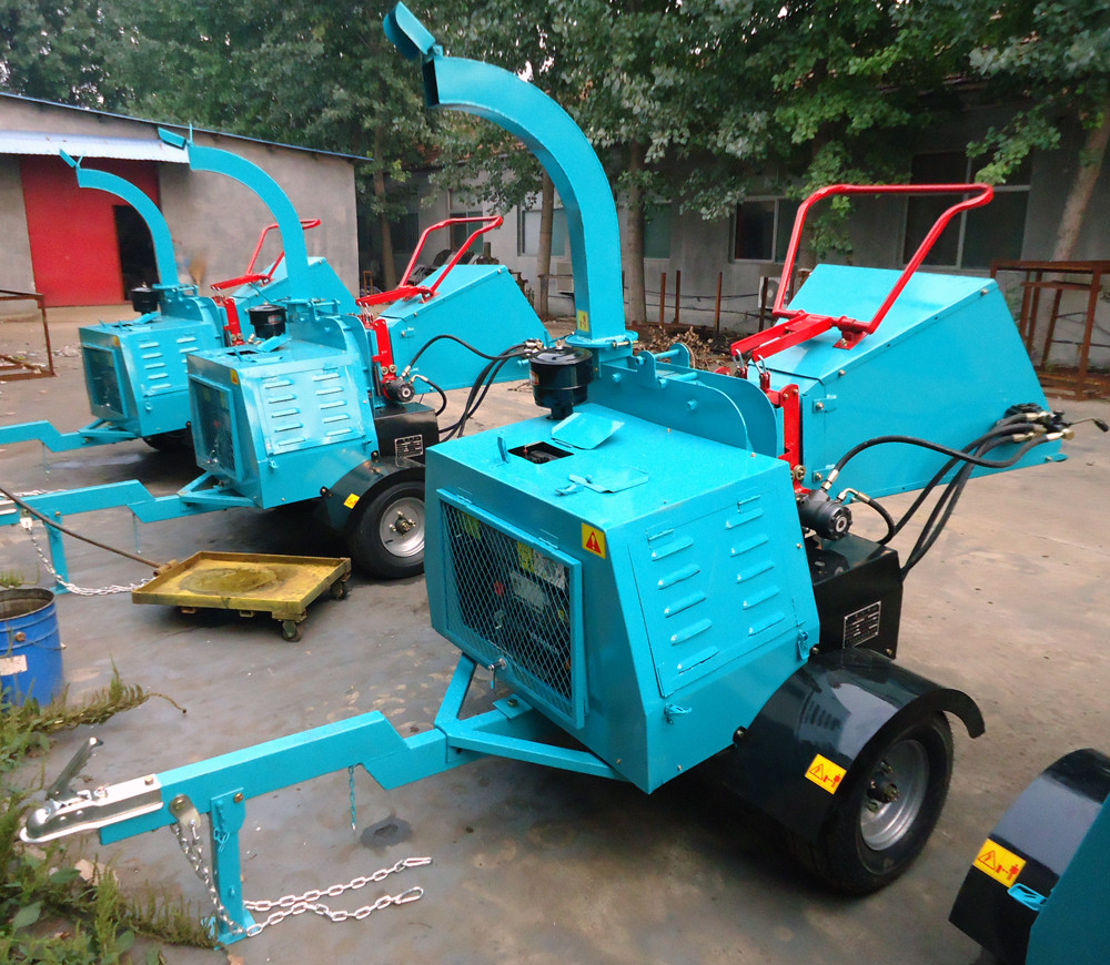 Diesel engine wood chipper (18).jpg
