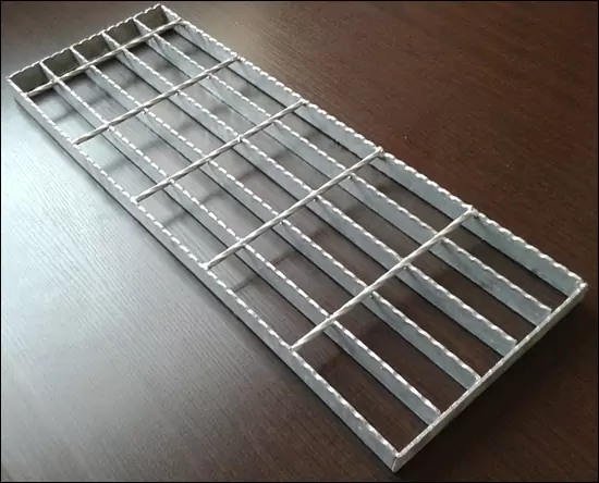 Stainless steel step grille