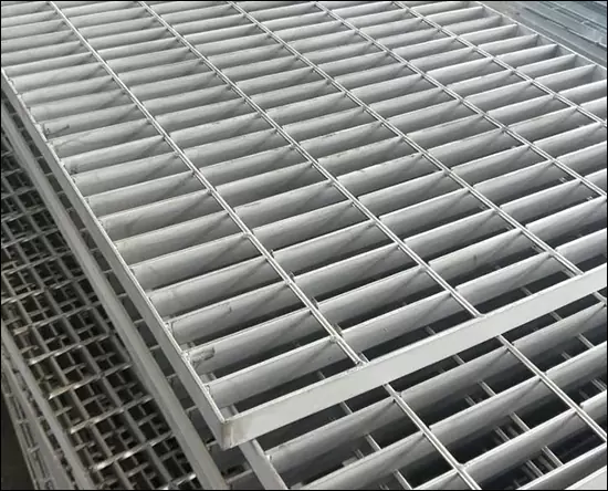 Stainless steel step grille