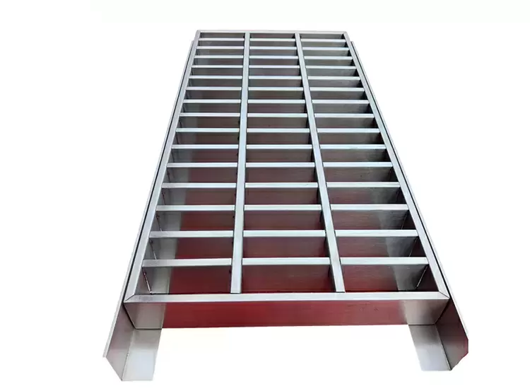 Stainless steel step grille
