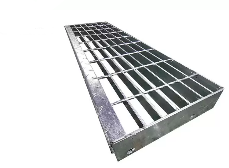 Custom toothed steel grating