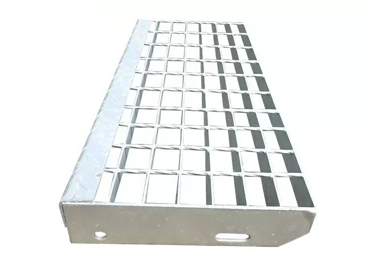 Custom toothed steel grating