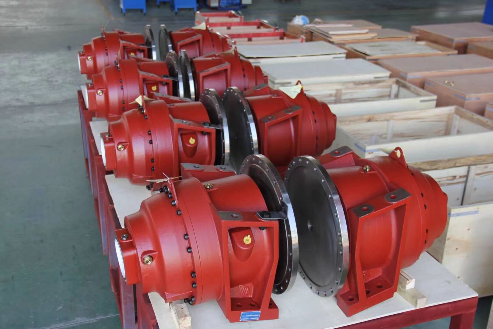 Failure Analysis and Improvement of Screw Conveyor in Concrete Mixing Station