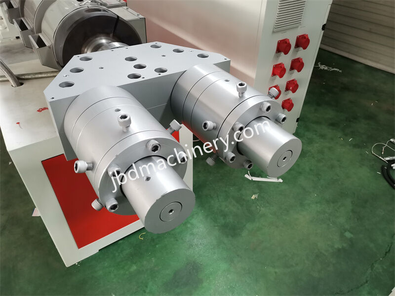 How do I verify the screw and barrel steel quality (38CrMoAlA vs Bimetallic) when purchasing a plastic extruder?