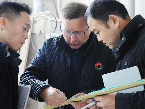 2015 جاء Flex Trim إلى Motimac للتدريب