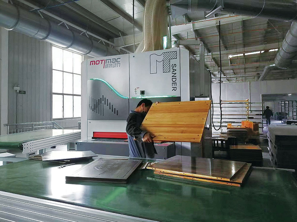 مصنعي الأثاث