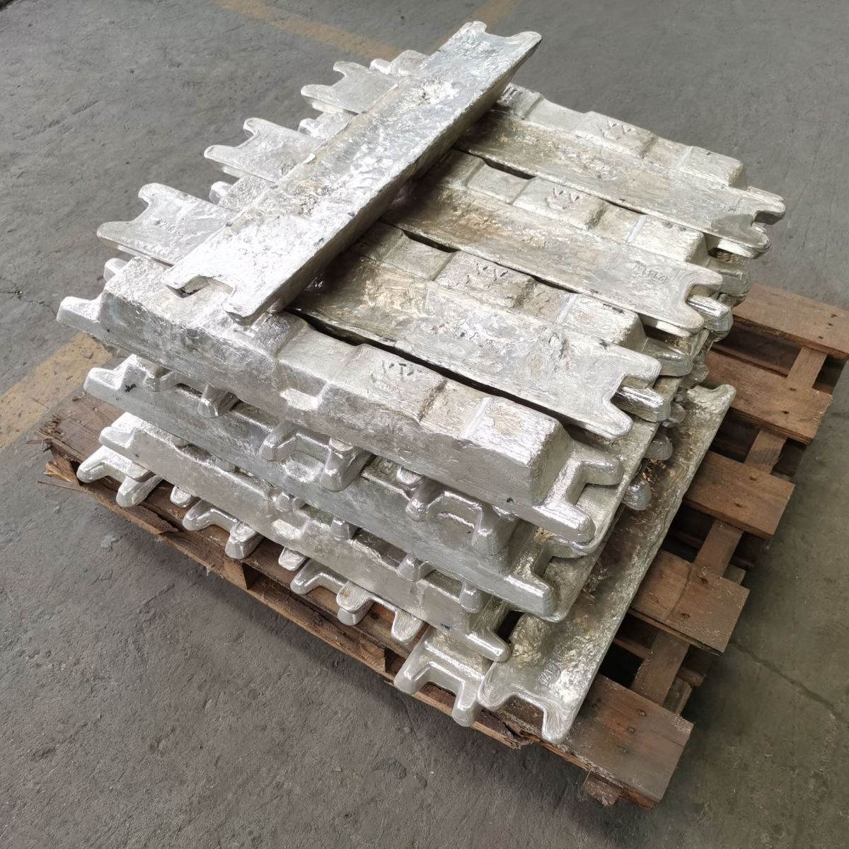 alu ingot price.jpg
