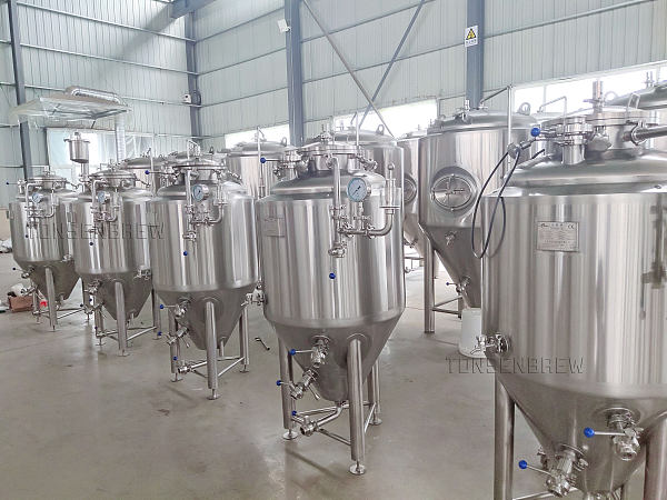 What is the difference between a wine fermentation tank and a beer fermentation tank?