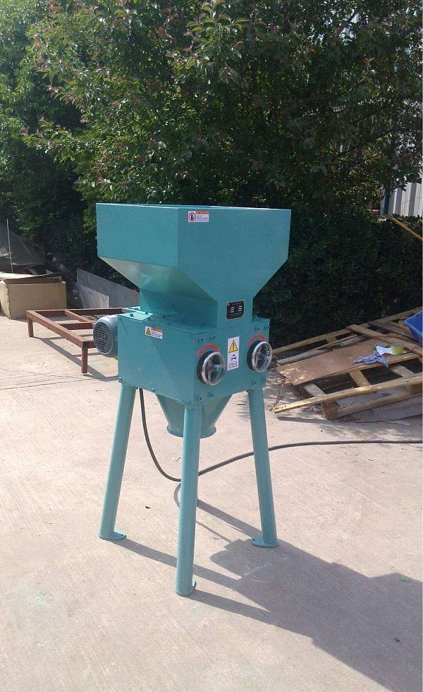 Malt milling machine