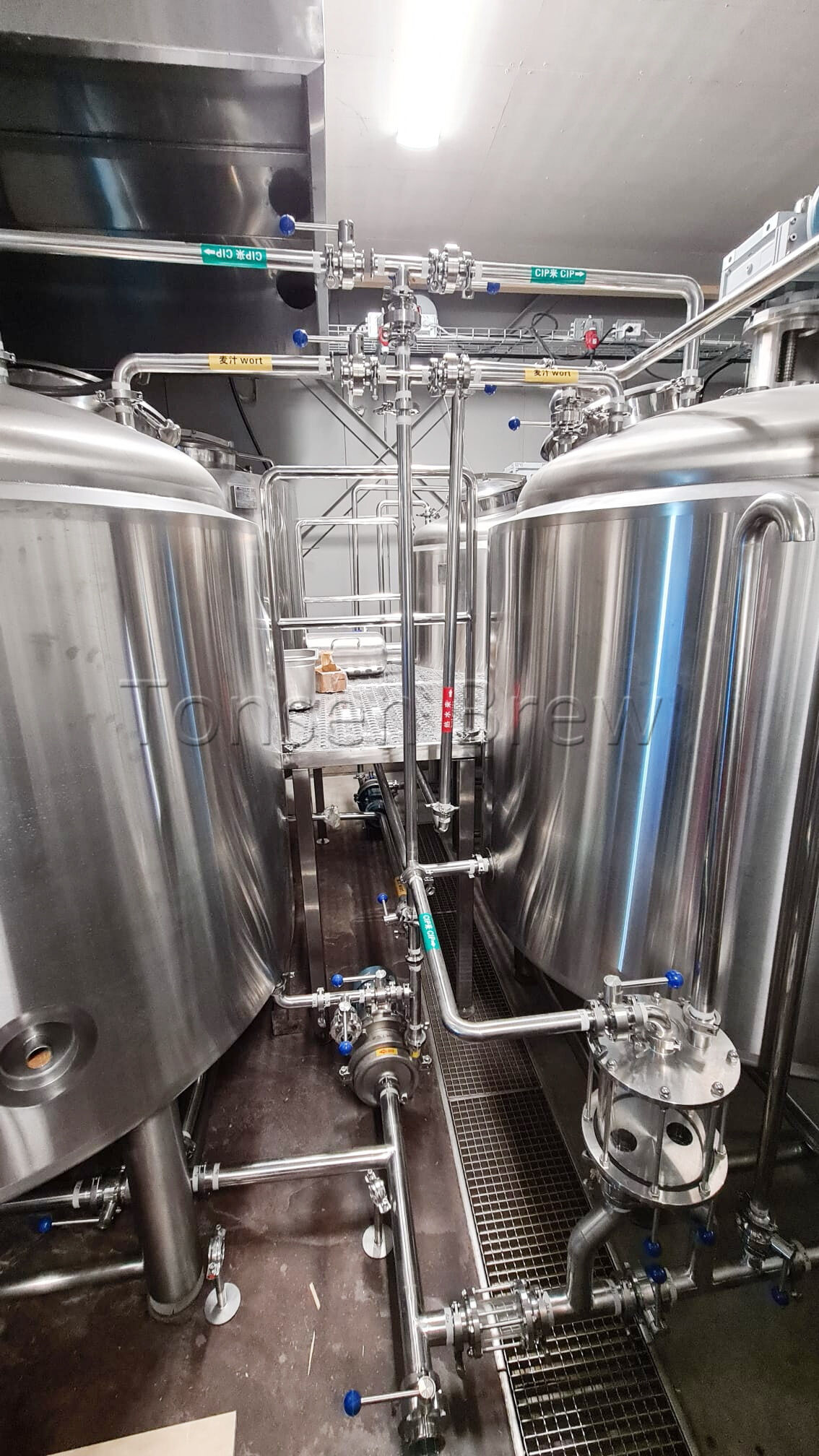 1000l brewhouse and HLT (2)_exposure.jpg