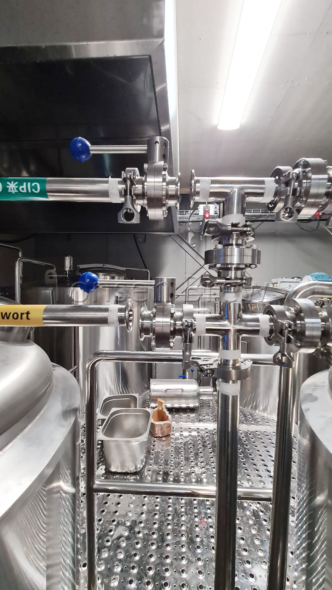 1000l brewhouse and HLT (3)_exposure.jpg