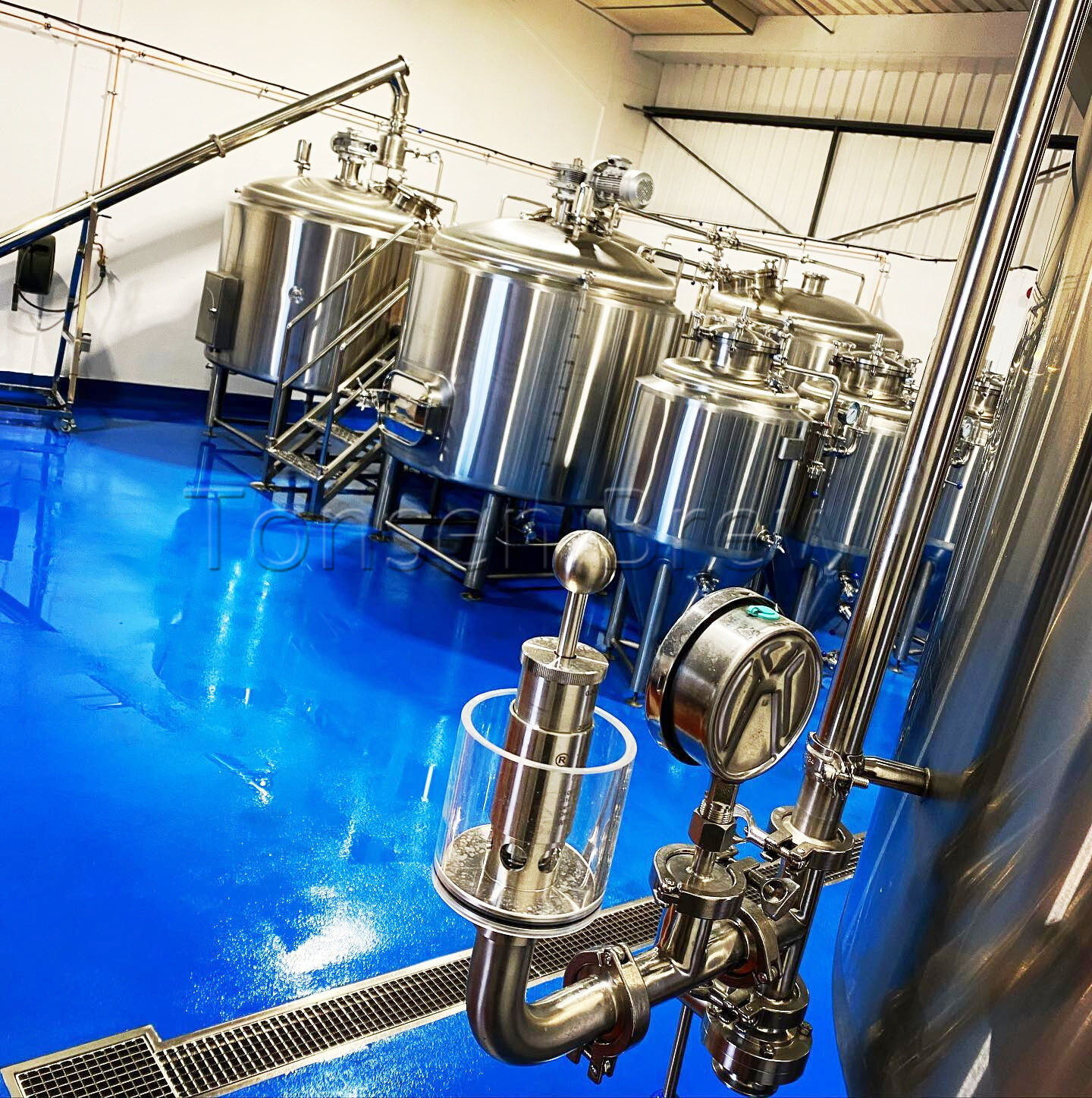 10bbl brewery in the UK (2).jpg