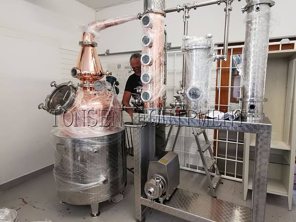 So excited! The set of 250L distillery had a nice trip and arrived at Sweden intact , it can make Whisky, Gin.... Congratulations!