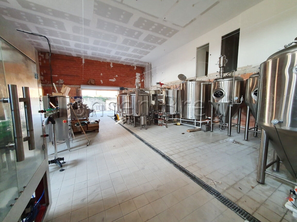 22033 10HL brewery Brasserie La Triple A (2)_expos