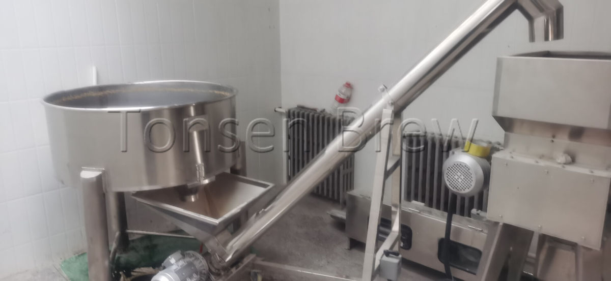 22081 malt Miller and auger.jpg