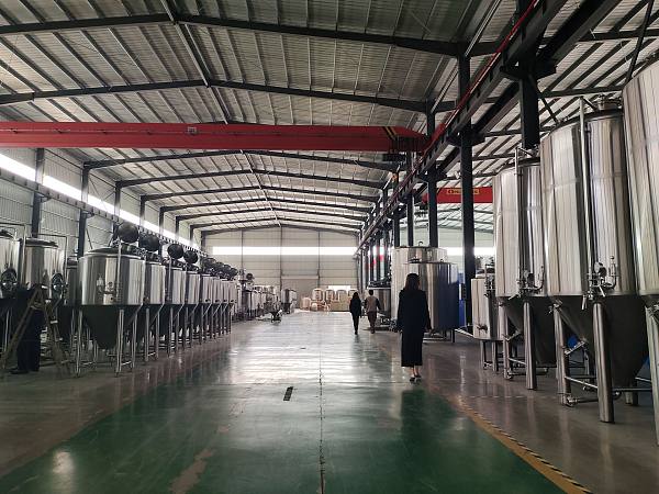 Tonsen Beer Brewing equipment, tanks can be delivered in stock.