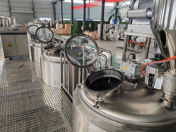 The 1000L brewery for Canada finished the test, everything goes well.