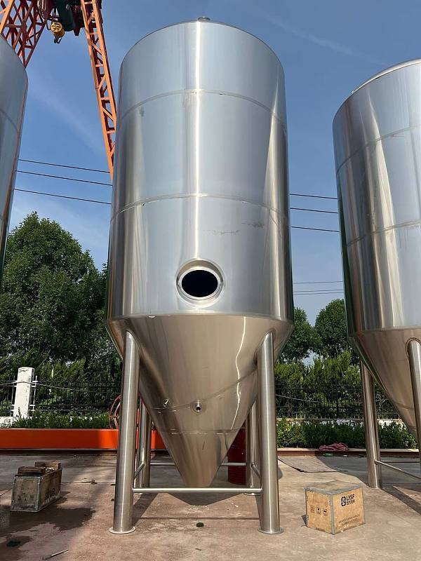 200HL fermentation tanks