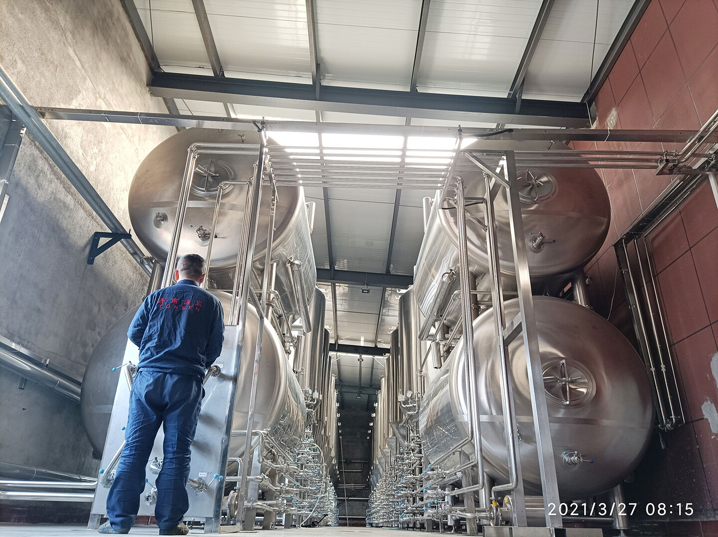 Horizontal bright beer tank