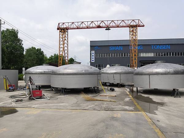 The largest (640HL) finished fermenters that can be shipped by sea are in production.