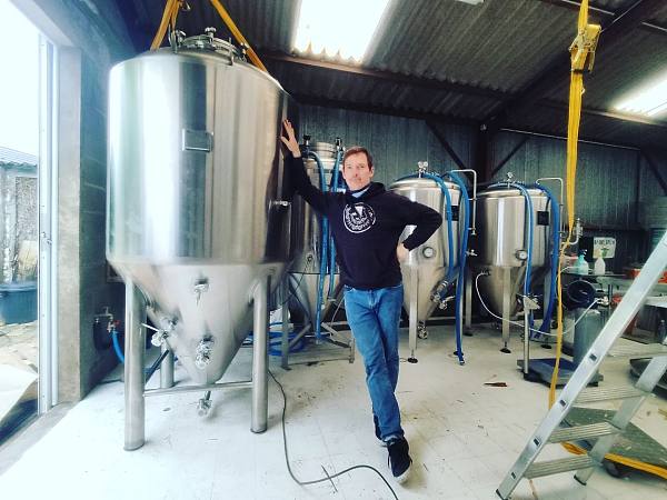 1000L fermentation tanks arrives at the French brewery and is about to be put into operation! Happy brewing Bro.