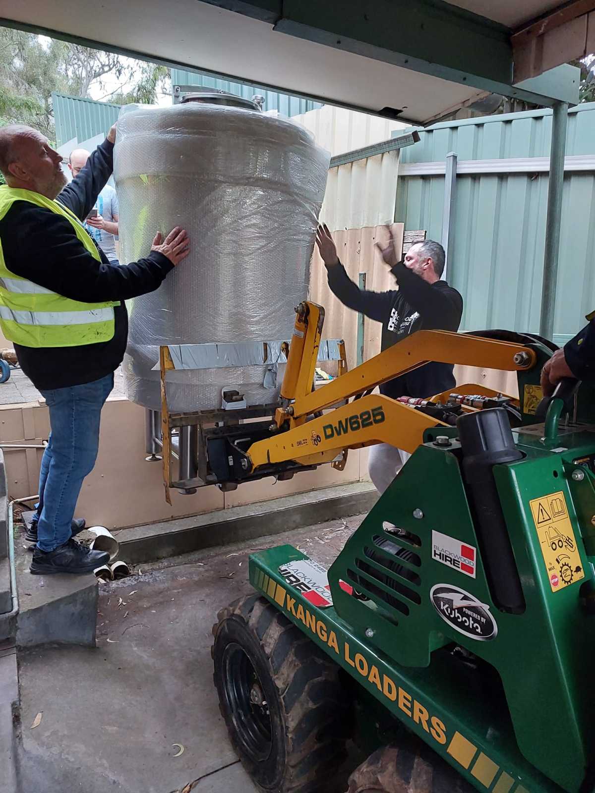 unload.jpg unload.jpg