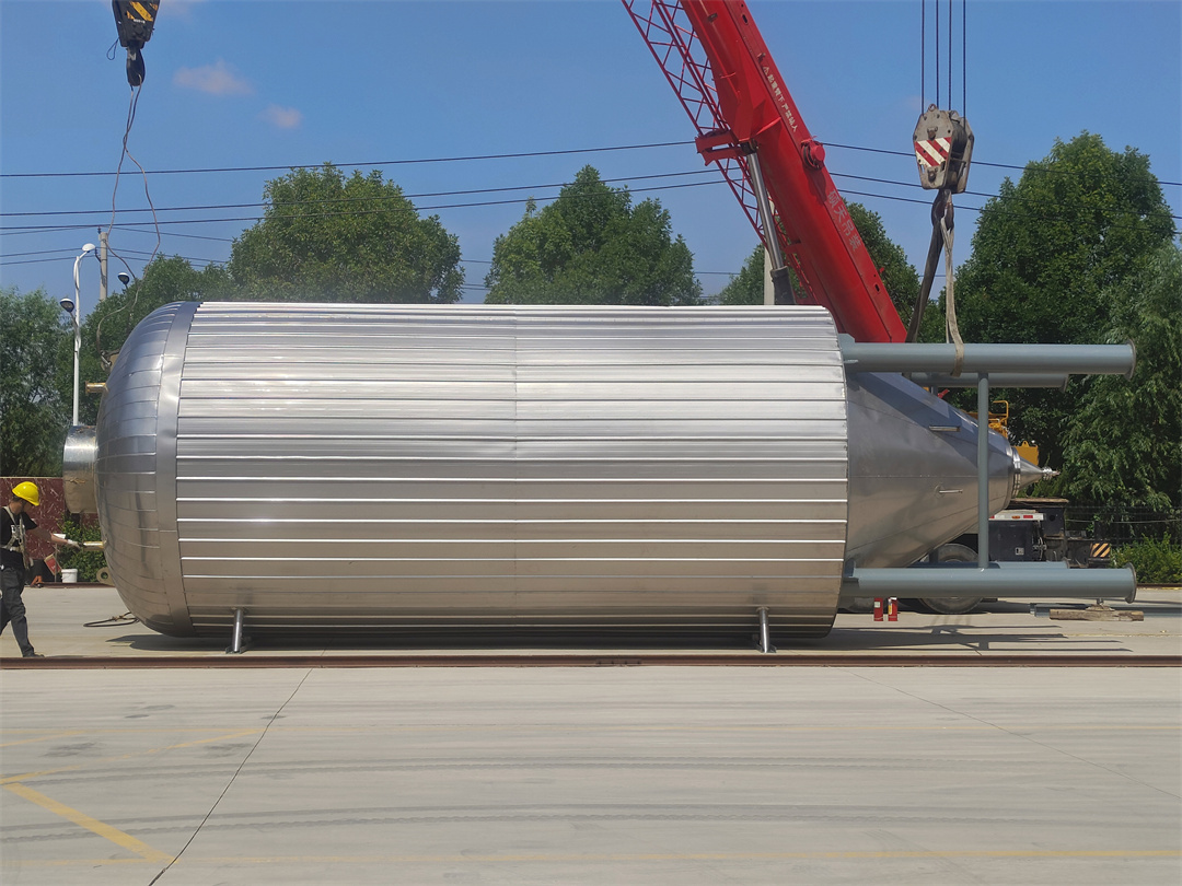 640HL fermentation tanks