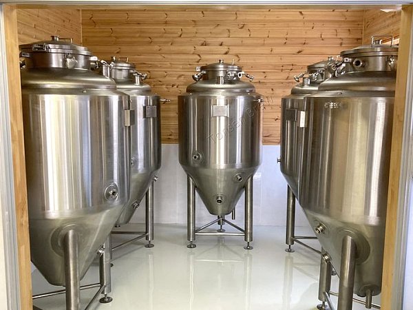 200L Conical Beer Fermenter For Nano Brewery (pressurisable, jacketed). 