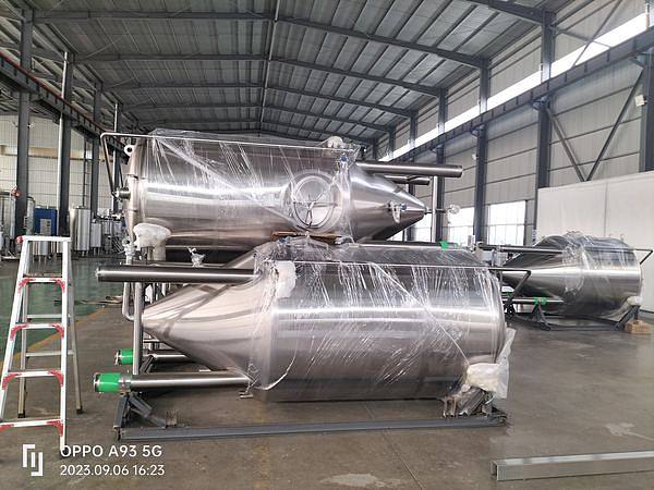 2000l fermenters for 2 customers shipped together