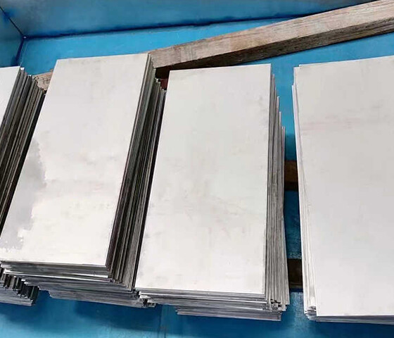 Titanium alloy plate