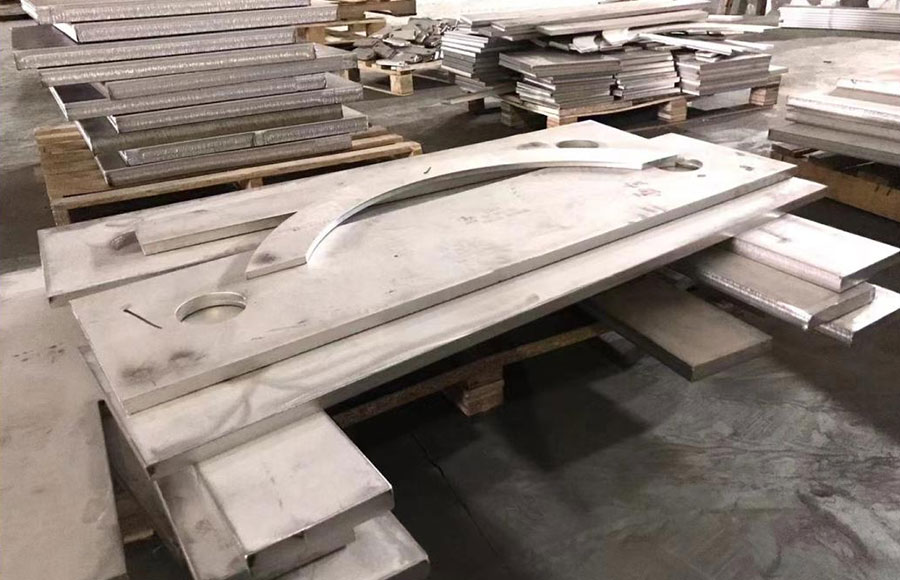 Medium And Thick Steel Plate Cutting