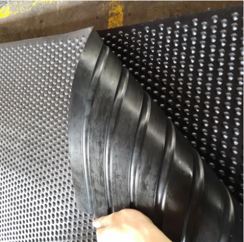 Creating a Comfortable Haven for Your Horses: Five Key Benefits of Stall Mats