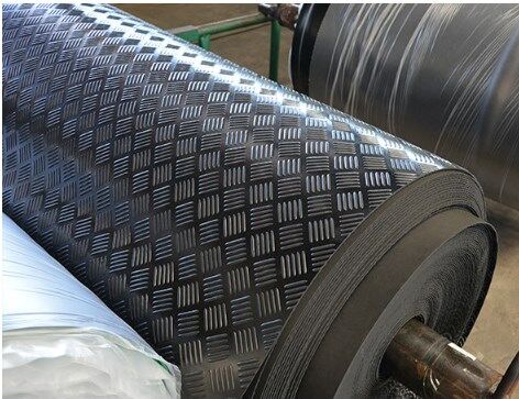 Checker Runner Rubber