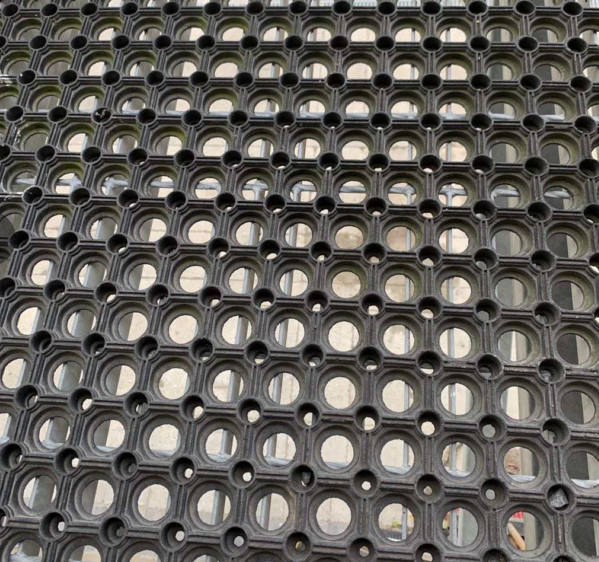 Rubber ring mat